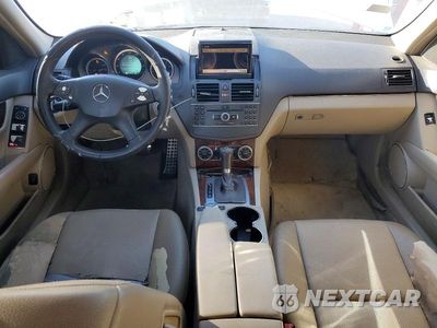 Zdjęcie 8 z 12 samochodu: 2011 MERCEDES-BENZ C 300 VIN:WDDGF5EB1BR160509 - miniatura