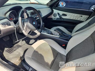 Zdjęcie 8 z 13 samochodu: 2004 BMW Z4 2.5 VIN:4USBT33534LS52350 - miniatura