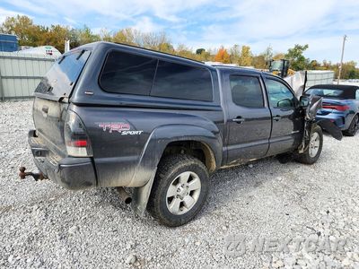 Trzecie zdjęcie samochodu z tyłu: 2012 TOYOTA TACOMA V6 VIN:5TFLU4ENXCX030986 - miniatura