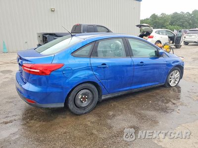 Trzecie zdjęcie samochodu z tyłu: 2018 FORD FOCUS SE VIN:1FADP3FE3JL307492 - miniatura