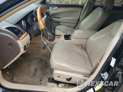 Zdjęcie 7 z 12 samochodu: 2013 CHRYSLER 300 VIN:2C3CCAET7DH650219 - miniatura
