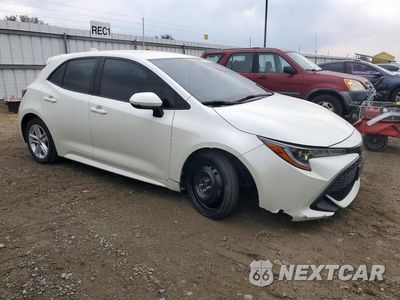 Czwarte zdjęcie samochodu z boku: 2019 TOYOTA COROLLA HATCHBACK SE VIN:JTNK4RBE0K3051408 - miniatura