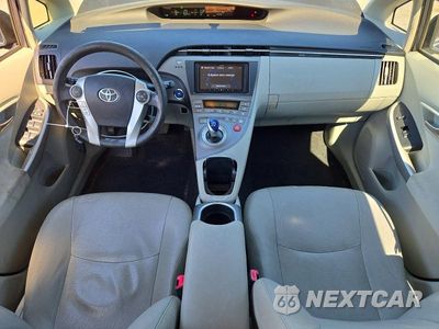 Zdjęcie 8 z 12 samochodu: 2012 TOYOTA PRIUS THREE VIN:JTDKN3DU9C5408996 - miniatura