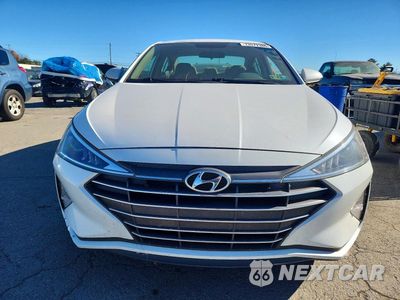 Piąte zdjęcie samochodu w środku: 2019 HYUNDAI ELANTRA SE VIN:5NPD74LF5KH496097 - miniatura