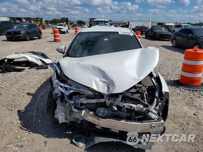 Piąte zdjęcie samochodu w środku: 2018 TOYOTA C-HR XLE VIN:NMTKHMBX8JR008959 - miniatura