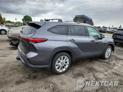 Trzecie zdjęcie samochodu z tyłu: 2023 TOYOTA HIGHLANDER HYBRID LIMITED VIN:5TDXBRCH8PS574660 - miniatura