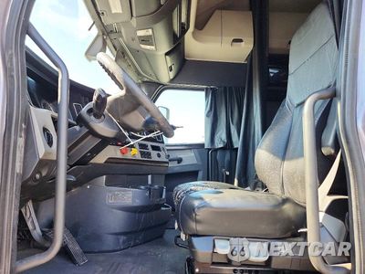 Zdjęcie 7 z 14 samochodu: 2020 FREIGHTLINER CASCADIA 126
