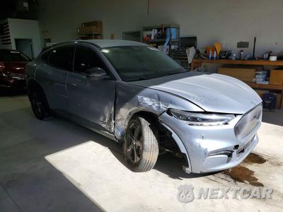 Czwarte zdjęcie samochodu z boku: 2022 FORD MUSTANG MACH-E SELECT VIN:3FMTK1SS5NMA17792 - miniatura