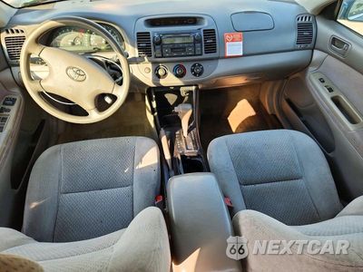 Zdjęcie 8 z 12 samochodu: 2004 TOYOTA CAMRY LE V6 VIN:4T1BF32K64U576029 - miniatura