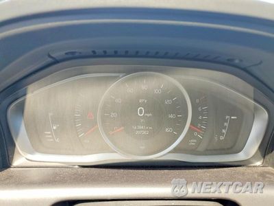 Zdjęcie 9 z 13 samochodu: 2016 VOLVO XC60 T5 VIN:YV440MDJ1G2849089 - miniatura