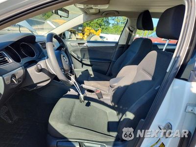 Zdjęcie 7 z 12 samochodu: 2015 VOLKSWAGEN JETTA SE VIN:3VWD17AJ4FM302151 - miniatura