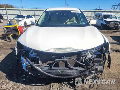 Piąte zdjęcie samochodu w środku: 2017 NISSAN ROGUE S VIN:5N1AT2MVXHC799532 - miniatura