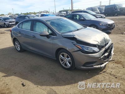Czwarte zdjęcie samochodu z boku: 2017 CHEVROLET CRUZE LT VIN:1G1BE5SM6H7151900 - miniatura