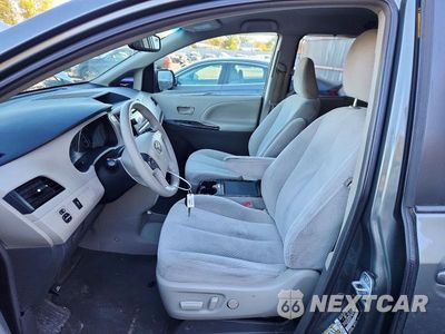 Zdjęcie 7 z 13 samochodu: 2013 TOYOTA SIENNA LE VIN:5TDKK3DCXDS370335 - miniatura