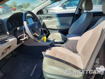 Zdjęcie 7 z 13 samochodu: 2017 HYUNDAI ELANTRA LIMITED VIN:5NPD84LF2HH025448 - miniatura
