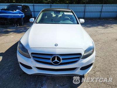 Piąte zdjęcie samochodu w środku: 2017 MERCEDES-BENZ C 300 4MATIC VIN:55SWF4KB5HU207669 - miniatura