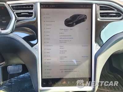 Zdjęcie 9 z 12 samochodu: 2013 TESLA MODEL S VIN:5YJSA1AG1DFP05064 - miniatura