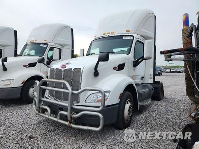 2018 PETERBILT 579 SEMI TRUCK 1XPBA48X6JD477412 - główne zdjęcie licytacji z USA - miniatura
