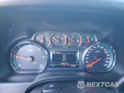 Zdjęcie 9 z 13 samochodu: 2018 CHEVROLET SUBURBAN K1500 LT VIN:1GNSKHKC5JR118297 - miniatura