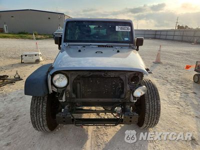 Piąte zdjęcie samochodu w środku: 2016 JEEP WRANGLER UNLIMITED SPORT VIN:1C4BJWDG8GL125045 - miniatura