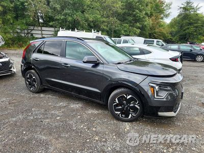 Czwarte zdjęcie samochodu z boku: 2023 KIA NIRO WIND VIN:KNDCR3L14P5073426 - miniatura