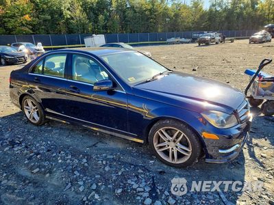 Czwarte zdjęcie samochodu z boku: 2014 MERCEDES-BENZ C 300 4MATIC VIN:WDDGF8AB0EG221923 - miniatura