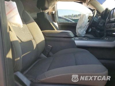 Zdjęcie 7 z 11 samochodu: 2016 CHEVROLET SILVERADO K1500 LT VIN:3GCUKREC7GG191621 - miniatura