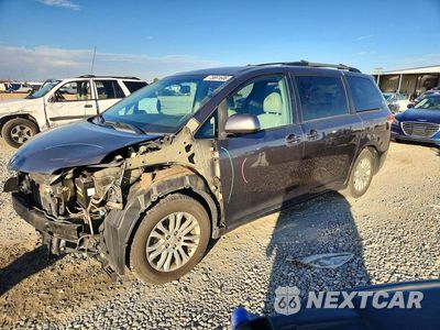 2011 TOYOTA SIENNA XLE 8-PASSENGER 5TDYK3DC2BS027123 - główne zdjęcie licytacji z USA - miniatura