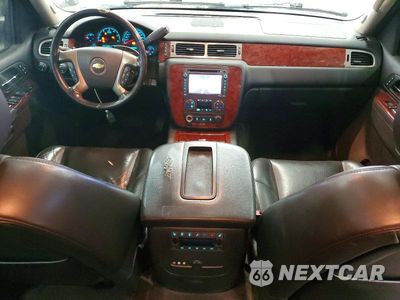 Zdjęcie 8 z 14 samochodu: 2014 CHEVROLET SUBURBAN K1500 LTZ VIN:1GNSKKE76ER128953 - miniatura