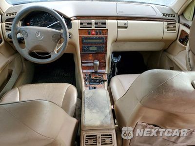 Zdjęcie 8 z 12 samochodu: 2000 MERCEDES-BENZ E 320 VIN:WDBJF65G3YA958548 - miniatura