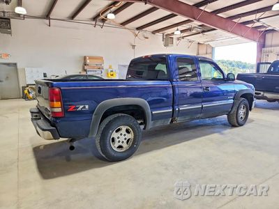 Trzecie zdjęcie samochodu z tyłu: 2002 CHEVROLET SILVERADO K1500 VIN:2GCEK19V021274696 - miniatura