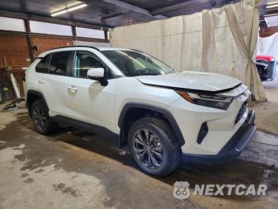 Czwarte zdjęcie samochodu z boku: 2024 TOYOTA RAV4 XLE PREMIUM VIN:2T3B6RFV0RW051151 - miniatura