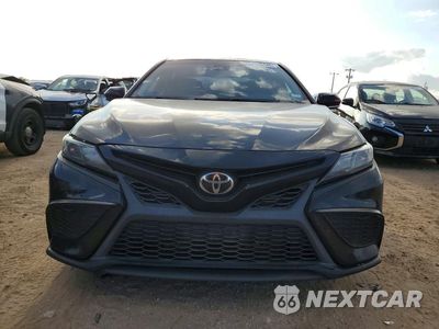 Piąte zdjęcie samochodu w środku: 2022 TOYOTA CAMRY SE VIN:4T1T11AK0NU617619 - miniatura