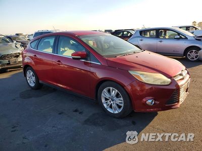 Czwarte zdjęcie samochodu z boku: 2012 FORD FOCUS SEL VIN:1FAHP3M2XCL473246 - miniatura