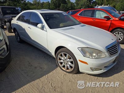 Czwarte zdjęcie samochodu z boku: 2007 MERCEDES-BENZ S 550 VIN:WDDNG71X47A115460 - miniatura