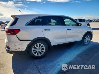 Trzecie zdjęcie samochodu z tyłu: 2019 KIA SORENTO LX V6 VIN:5XYPG4A54KG485560 - miniatura