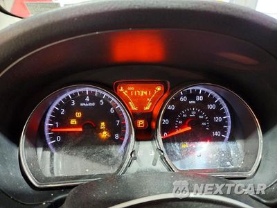 Zdjęcie 9 z 12 samochodu: 2014 NISSAN VERSA NOTE SV VIN:3N1CE2CP5EL391632 - miniatura