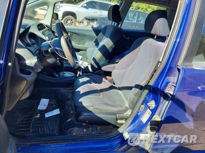 Zdjęcie 7 z 12 samochodu: 2010 HONDA FIT SPORT VIN:JHMGE8H46AC018023 - miniatura