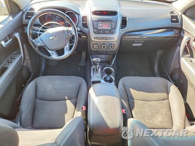 Zdjęcie 8 z 13 samochodu: 2014 KIA SORENTO LX VIN:5XYKTDA6XEG472265 - miniatura