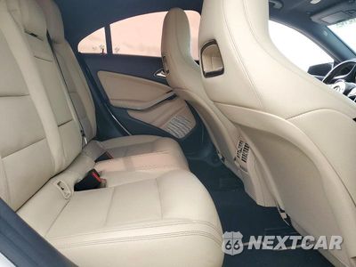 Zdjęcie 10 z 13 samochodu: 2019 MERCEDES-BENZ CLA 250 VIN:WDDSJ4EB2KN741351 - miniatura