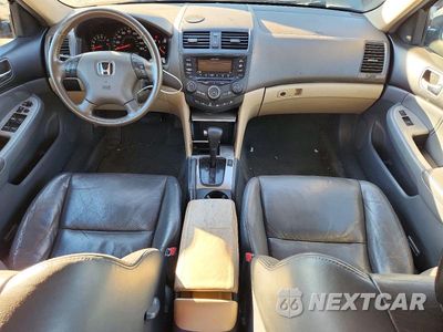 Zdjęcie 8 z 12 samochodu: 2005 HONDA ACCORD EX VIN:1HGCM56825A064491 - miniatura