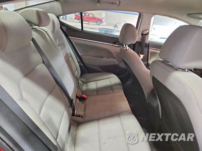 Zdjęcie 10 z 13 samochodu: 2018 HYUNDAI ELANTRA SEL VIN:5NPD84LF4JH212938 - miniatura
