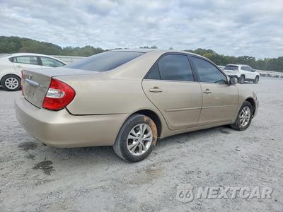 Trzecie zdjęcie samochodu z tyłu: 2004 TOYOTA CAMRY LE V6 VIN:4T1BF32K04U589021 - miniatura