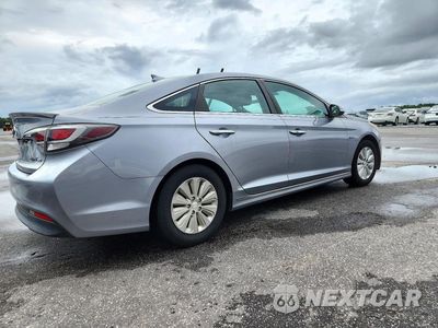 Trzecie zdjęcie samochodu z tyłu: 2016 HYUNDAI SONATA HYBRID SE VIN:KMHE24L13GA010615 - miniatura