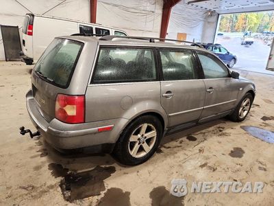 Trzecie zdjęcie samochodu z tyłu: 2004 VOLKSWAGEN PASSAT GLX 4MOTION VIN:WVWYH63B24E130804 - miniatura