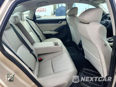 Zdjęcie 10 z 12 samochodu: 2018 HONDA ACCORD LX VIN:1HGCV1F18JA093027 - miniatura