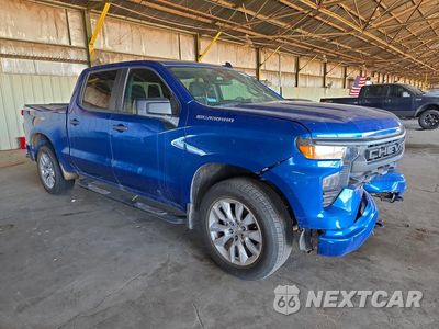 Czwarte zdjęcie samochodu z boku: 2022 CHEVROLET SILVERADO C1500 CUSTOM VIN:1GCPABEK6NZ527805 - miniatura