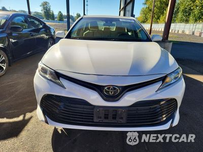 Piąte zdjęcie samochodu w środku: 2018 TOYOTA CAMRY LE VIN:4T1B11HK2JU062636 - miniatura