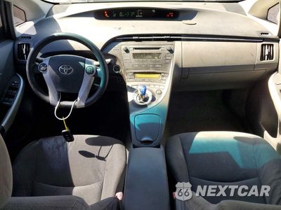Zdjęcie 8 z 12 samochodu: 2011 TOYOTA PRIUS TWO VIN:JTDKN3DU5B1370043 - miniatura