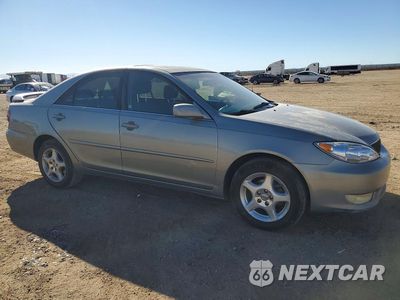 Czwarte zdjęcie samochodu z boku: 2005 TOYOTA CAMRY SE VIN:JTDBE32K553013813 - miniatura